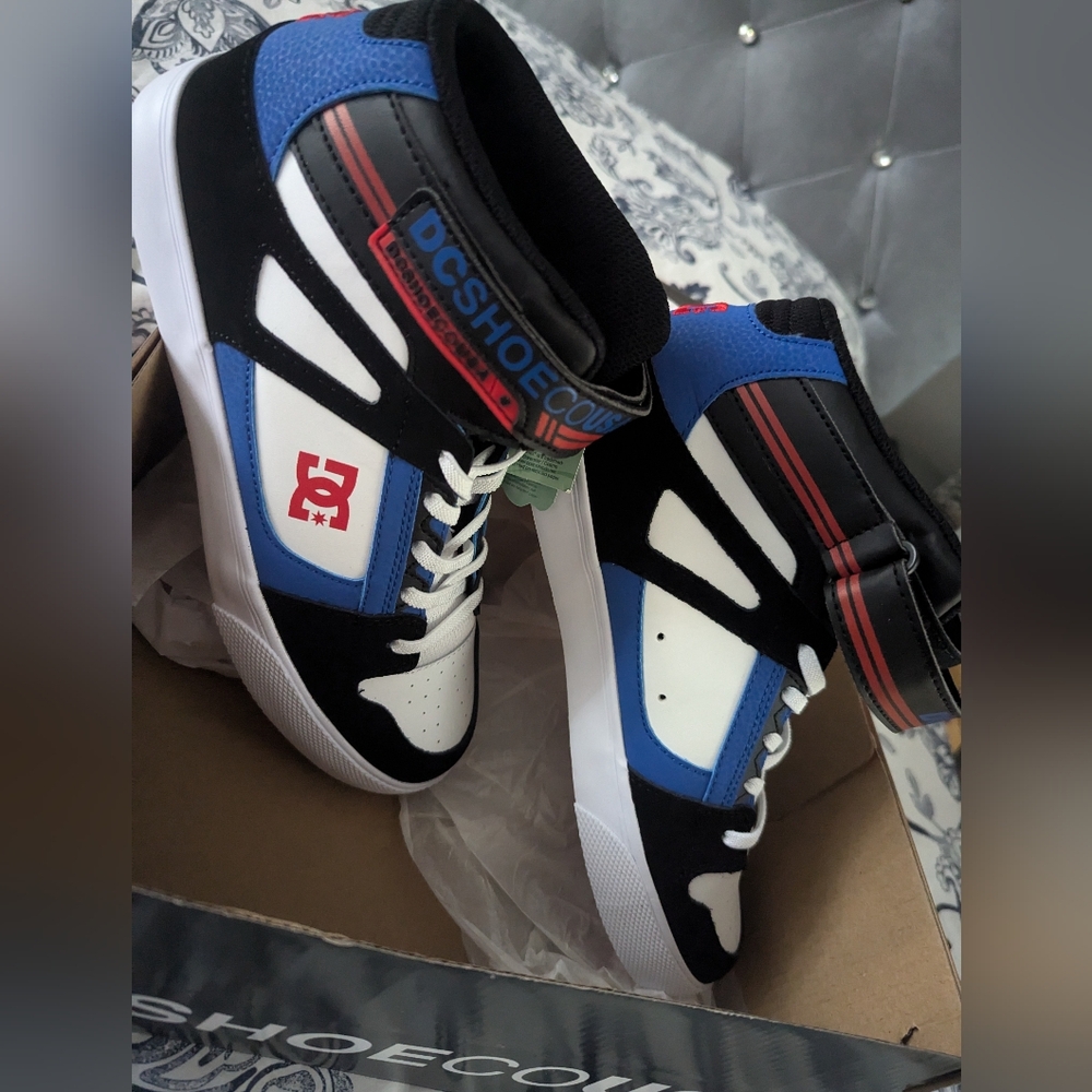 DC Pure High Top EV youth size 7